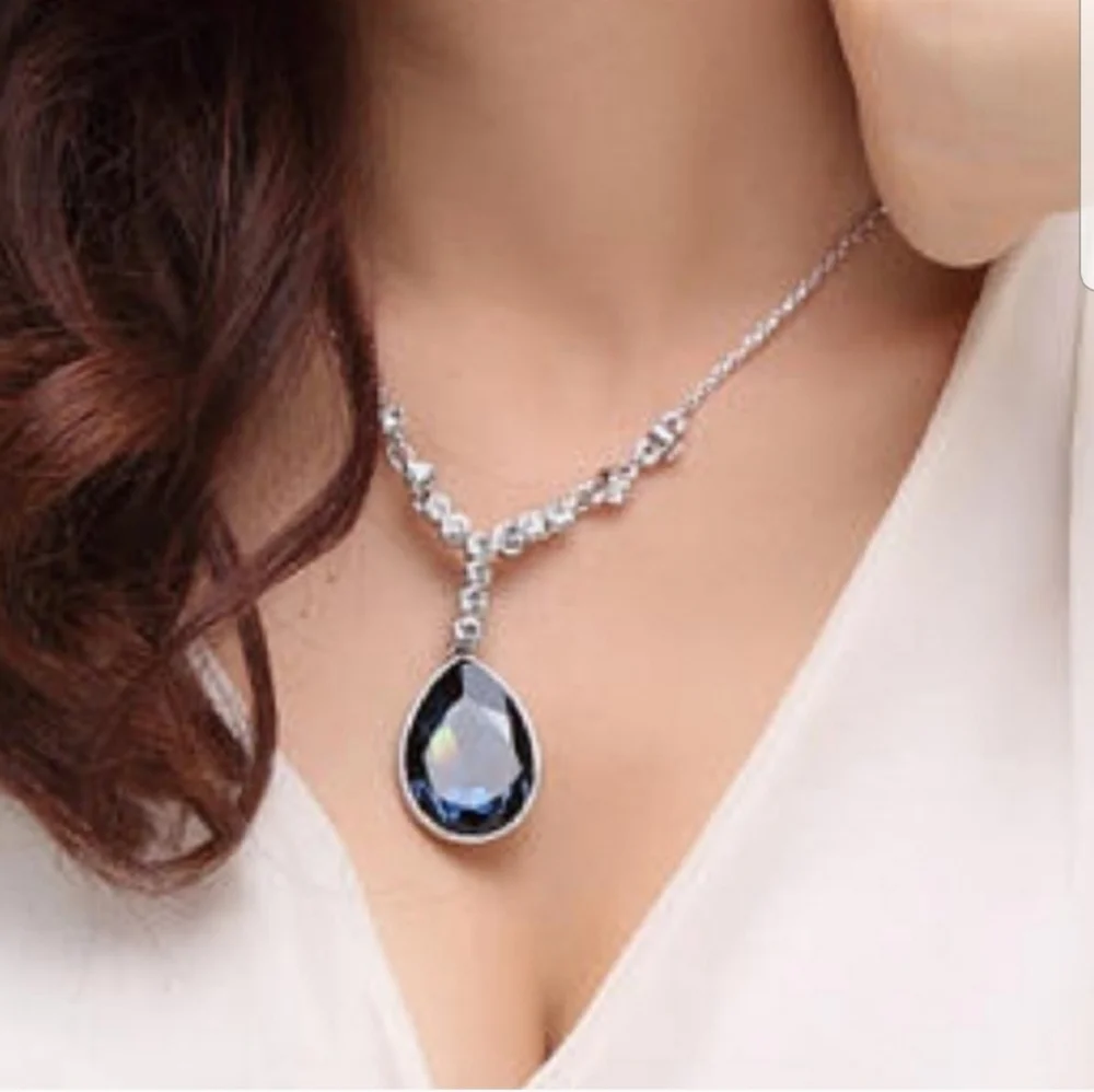 AUTHENTIC Swarovski Montana Blue Meringue Large Teardrop Necklace NIB